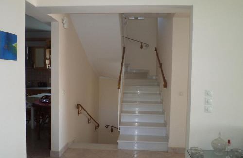 Rafina-Pikermi House | Pool villa near to airport/free car available