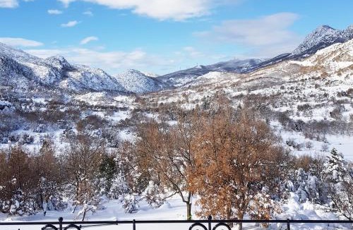 Aliartos Hotel | Helicon Muses Friendly Mountain B&B Guesthouse