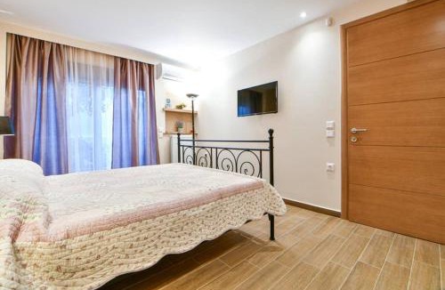 Ampelokipoi Apartment | Modern hospitality, with private garden, Athens