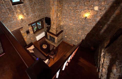 Synikia Mesi Trikalon House | Pera Alonia Guest House