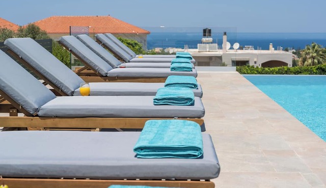 Azatis Luxury Villa