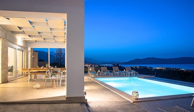 Vista Mare Grand Heated Pool
