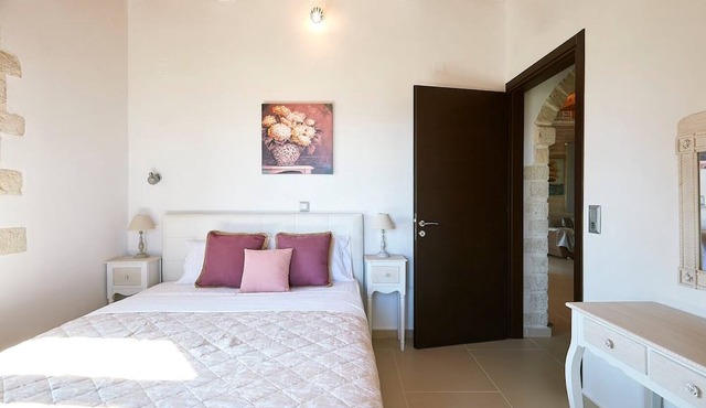 Peacefull Stone-Built Villa