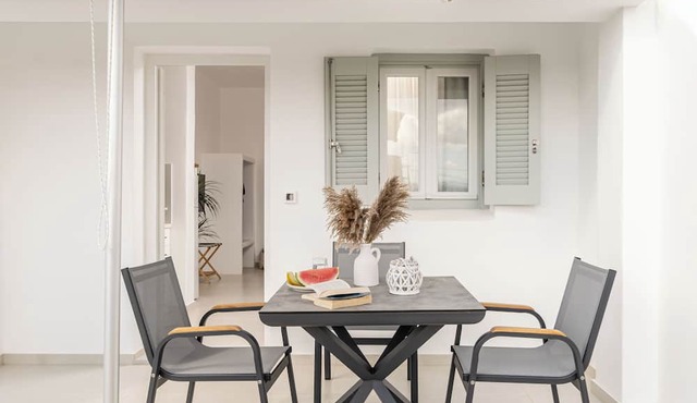 Birikos Hotel & Suites