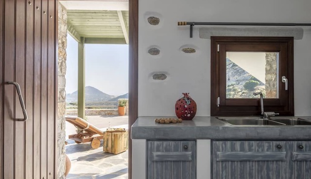 ELAIOLITHOS - Luxury Villa Suites - Adults Only in Naxos