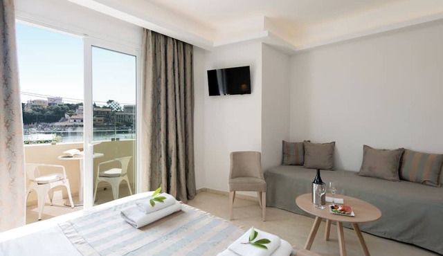 Melina Bay Boutique Hotel