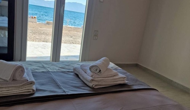Rhea, Luxury suite on the sea!