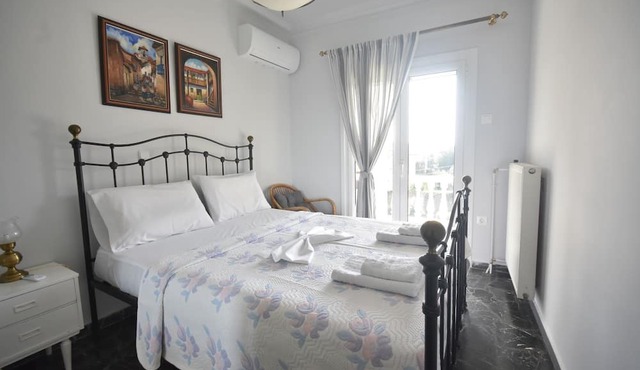 VillaVita Modern 3BR,Garden & BBQ, Walk to Beach