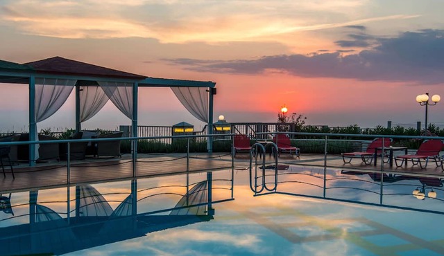 Enastron Villas