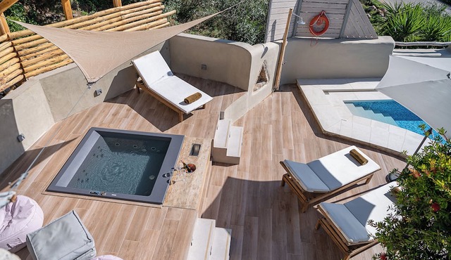 Private Luxury villa in Chania-Pool, Hot Tub, BBQ,Playground,whiteMountain Views