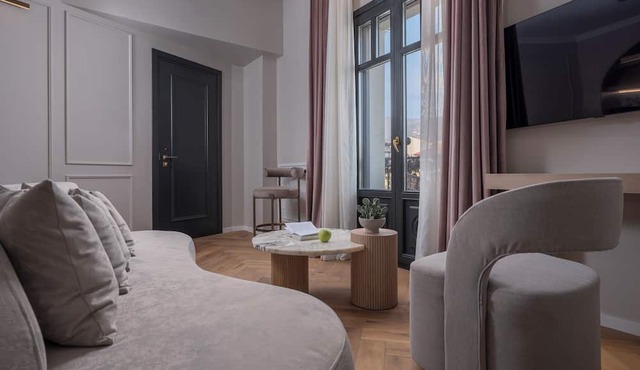 Mountain Pine Luxury Suites