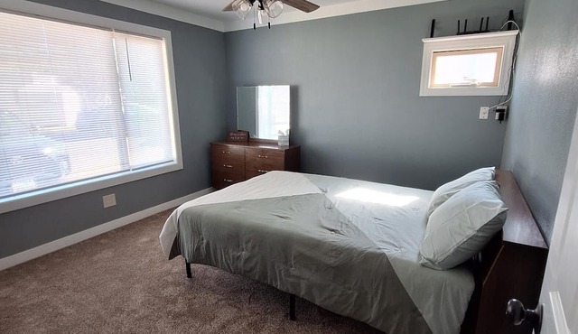 Charming 2-bedroom house with WiFi, AC in fabulous Pendleton in Pendleton