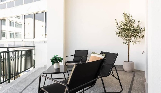 Elysian 1BR Apartment in Plaka 3