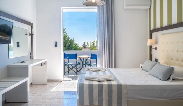 Mythos apartments