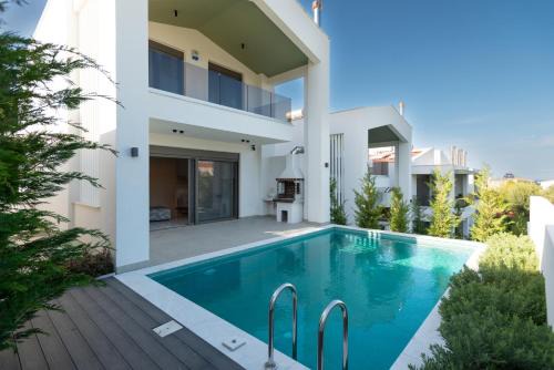 Villa Oasis Pool, 5 Min to Sea in Polychrono