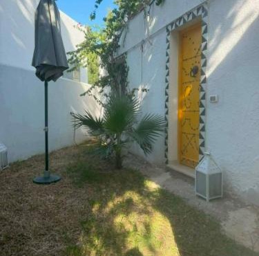S1 Climatisé avec 2 Jardins & Entrée Indépendante