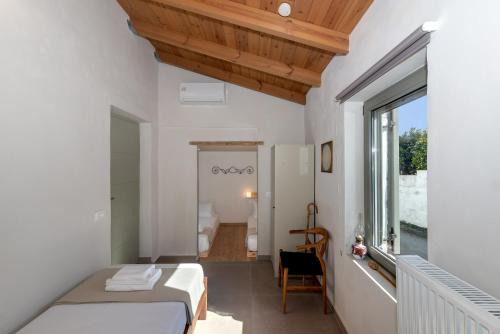 Yitonia- Cretan Village Home