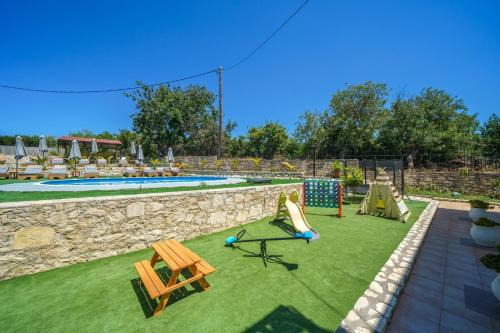 Fisi & Wellness Exclusive Villa with Spa Vibes
