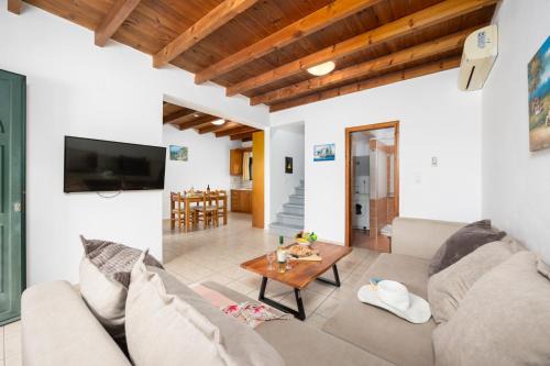 Spiros Beach Villa
