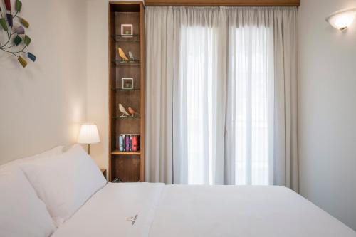 Soul of Sun - Spacious Luxury 90sqm Apartment, 2 Bathrooms, Chania Center, Private Parking Available 900m