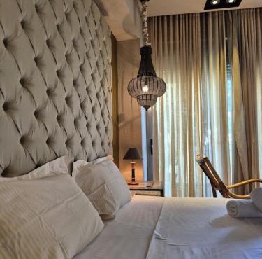 Modern Villa in the heart of Athens Riviera with garden