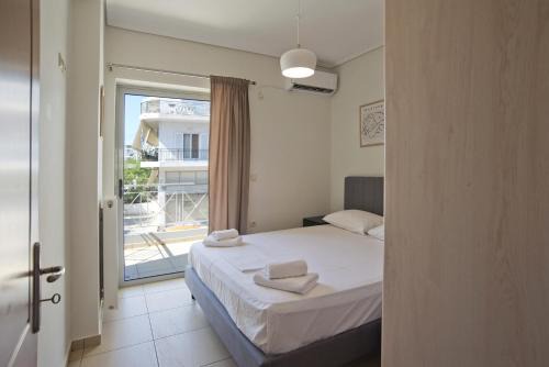 Filoxenia Modern Apt with Balcony near Athens Ctr in Athens