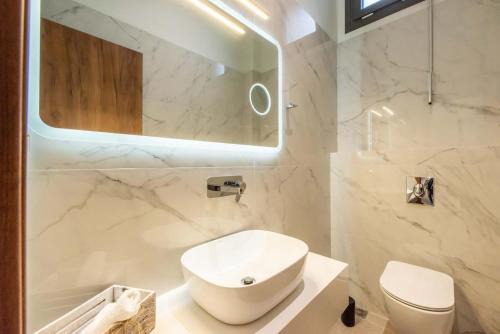 Lusol Seafront Villas - "Free" Heated Pools, 100m Sea