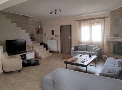Nikos House Megara