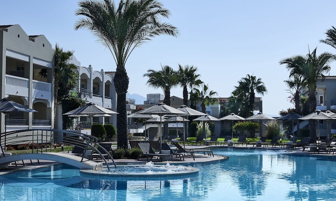 Lambi Hotel | Pelagos Suites Hotel & Spa